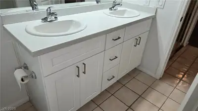 3320 South Fort Apache Road 128, Las Vegas, NV 89117 Primary Bathroom