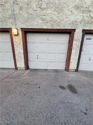 5013 South Spencer Street D, Las Vegas, NV 89119 Garage
