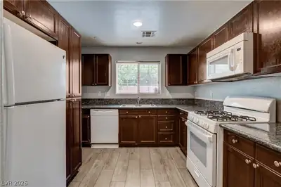 7713 Custom Weave Court, Las Vegas, NV 89149 Kitchen