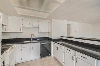 2200 Benmore Street 201, Las Vegas, NV 89108 