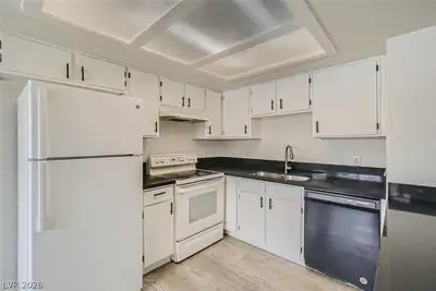 2200 Benmore Street 201, Las Vegas, NV 89108 