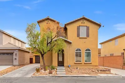 7384 Emerald Glow Street Las Vegas, NV 89123