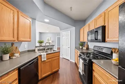 5855 Valley Drive 2044, North Las Vegas, NV 89031 Kitchen