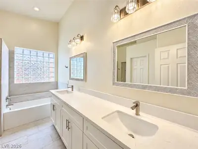 8024 Painted Clay Avenue, Las Vegas, NV 89128 Primary Bathroom