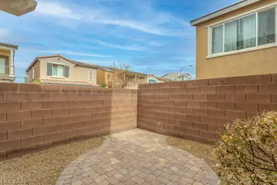 9820 November Rain Street, Las Vegas, NV 89178 Yard