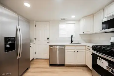 454 Sellers Place, Henderson, NV 89011 Kitchen