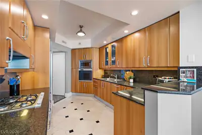 2747 Paradise Road 1004, Las Vegas, NV 89109 Kitchen