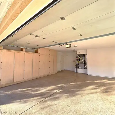 8704 Cypresswood Avenue, Las Vegas, NV 89134 Garage