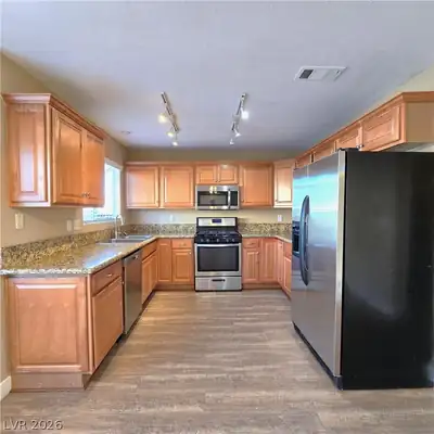 8704 Cypresswood Avenue, Las Vegas, NV 89134 Kitchen