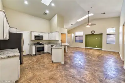 3963 Pembridge Court, Las Vegas, NV 89121 Kitchen