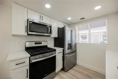 5330 Duralite Street 103, Las Vegas, NV 89122 Kitchen