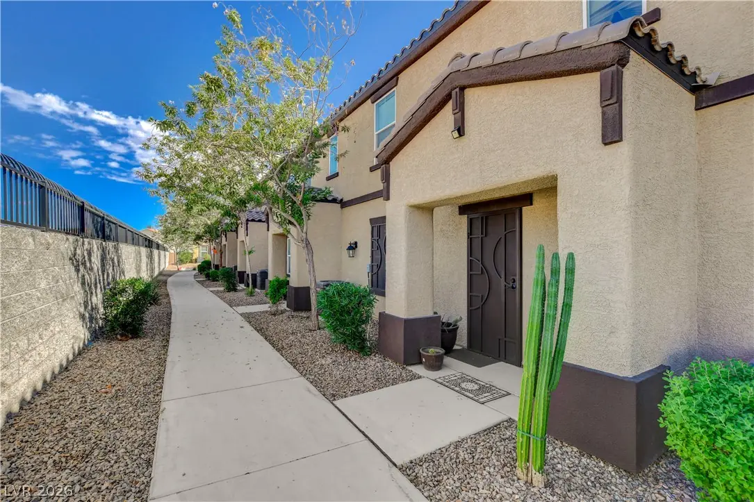 5226 Steep Cliffs Avenue, Las Vegas, NV 89115