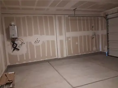 4240 Sunset Chaser Ct, Las Vegas, NV 89139 Garage