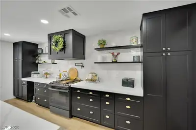 1045 Pleasing Plateau Street, Henderson, NV 89002 Kitchen