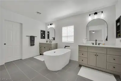 1045 Pleasing Plateau Street, Henderson, NV 89002 Primary Bathroom
