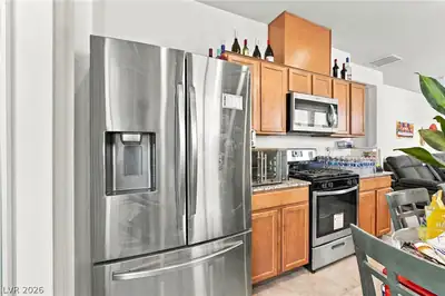 8768 Sand Verbena Avenue, Las Vegas, NV 89117 Kitchen