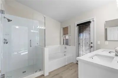 7832 Sun Lemon Court, Las Vegas, NV 89123 Primary Bathroom