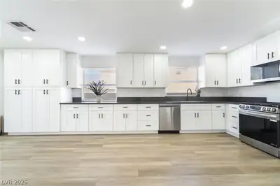 5487 Morning Swim Lane, Las Vegas, NV 89113 Kitchen