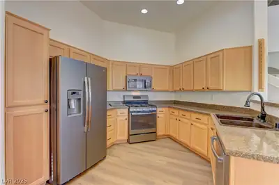 3975 North Hualapai Way 217, Las Vegas, NV 89129 Kitchen