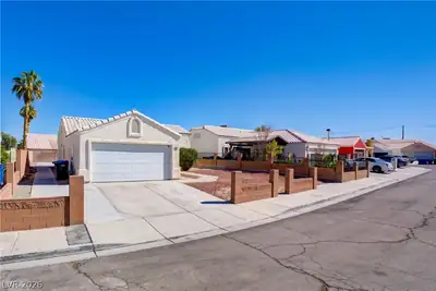 5222 Puma Court, North Las Vegas, NV 89031 Front of Structure
