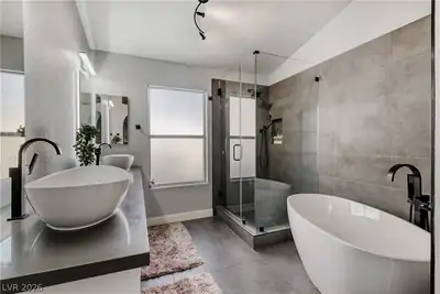 1915 Coralino Drive, Henderson, NV 89074 Primary Bathroom