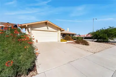 1784 Mapleton Lane, Las Vegas, NV 89119 Front of Structure