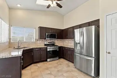 600 Saddle Rider Court, Henderson, NV 89011 Kitchen