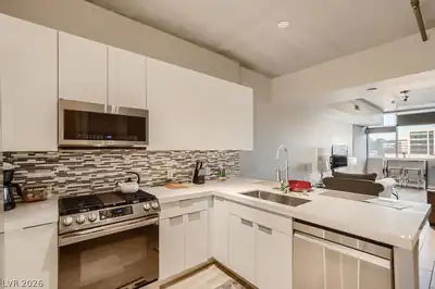 353 East Bonneville Avenue 805, Las Vegas, NV 89101 Kitchen
