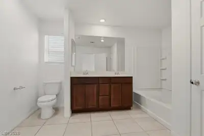 4056 Campeche Avenue, Las Vegas, NV 89121 Primary Bathroom