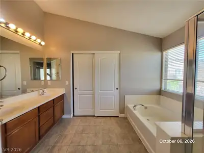 112 Sierra Vista Drive, Las Vegas, NV 89169 Primary Bathroom