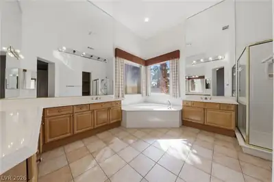 341 Arbour Garden Avenue, Las Vegas, NV 89148 Primary Bathroom