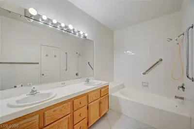 5155 West Tropicana Avenue 2016, Las Vegas, NV 89103 Primary Bathroom