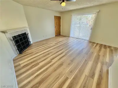 5012 Newport Cove Drive B, Las Vegas, NV 89119 