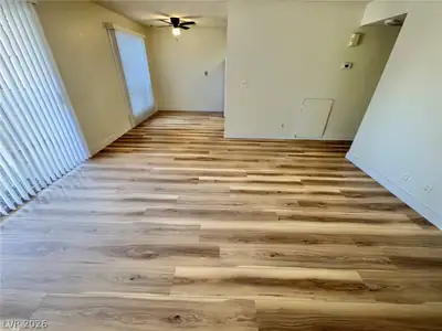 5012 Newport Cove Drive B, Las Vegas, NV 89119 