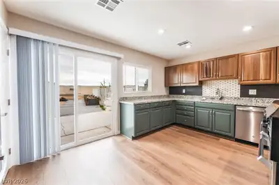 3882 Chinchilla Avenue, Las Vegas, NV 89121 Kitchen
