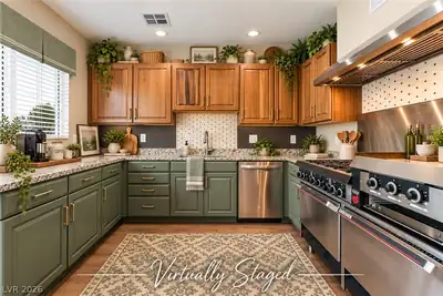 3882 Chinchilla Avenue, Las Vegas, NV 89121 Kitchen