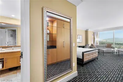 2000 North Fashion Show Drive 5612, Las Vegas, NV 89109 Bedroom