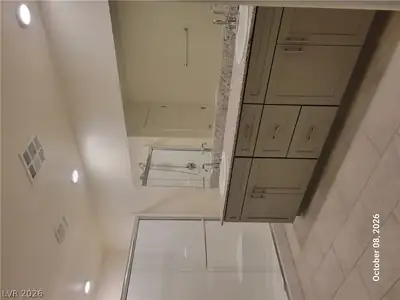 1889 Lawley Cove Place, North Las Vegas, NV 89084 Primary Bathroom