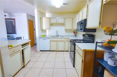 4529 Halbert Avenue, Las Vegas, NV 89110 Kitchen