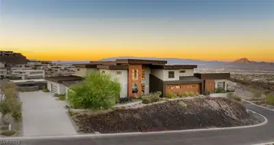 629 Dragon Peak Drive, Henderson, NV 89012 