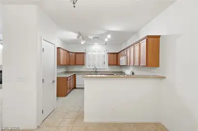 8937 Veneroso Street, Las Vegas, NV 89148 Kitchen