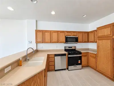 8389 Lower Trailhead Avenue, Las Vegas, NV 89113 Kitchen