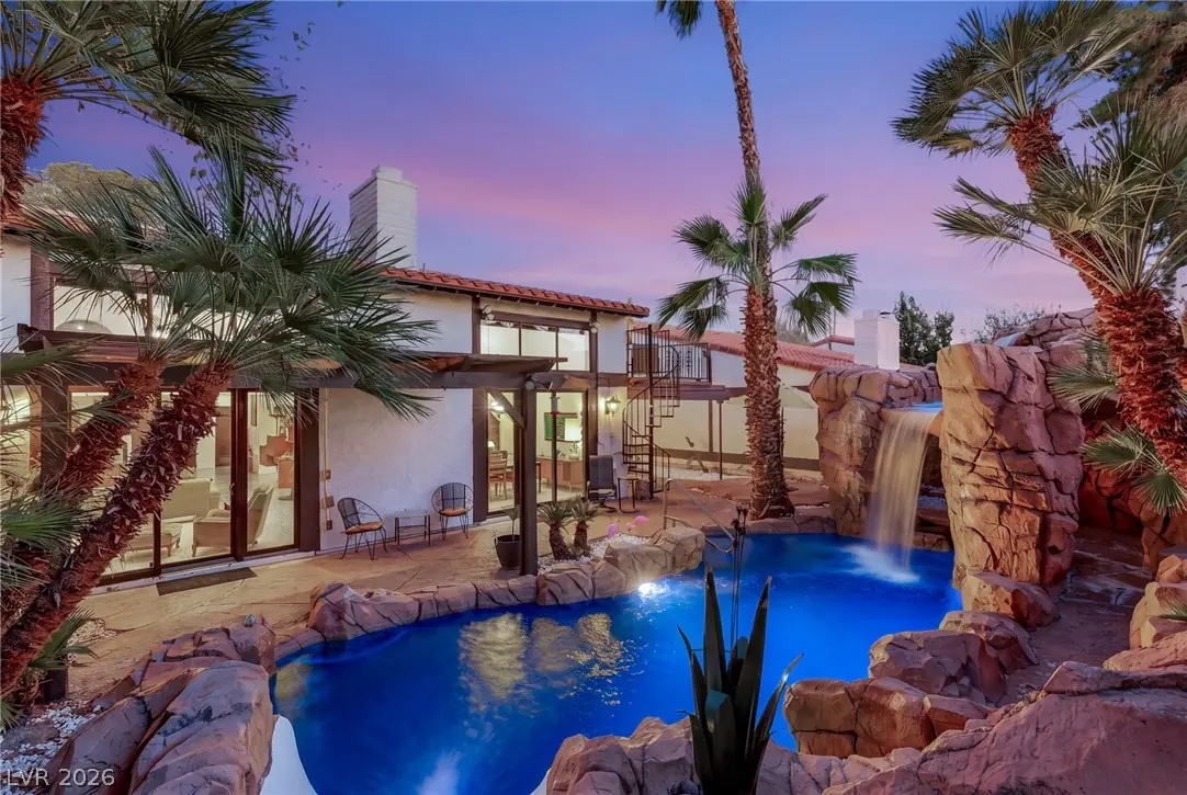 2100 Plaza Del Dios, Las Vegas, NV 89102