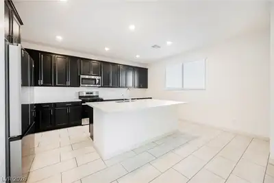 2869 Gaffer Film Street, Las Vegas, NV 89156 Kitchen