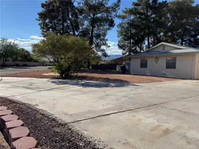 7920 Hickam Avenue, Las Vegas, NV 89129 Front of Structure