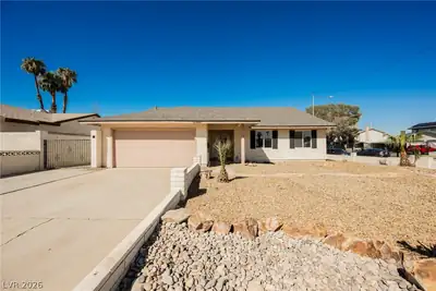 2302 Wagonwheel Avenue, Las Vegas, NV 89119 Front of Structure