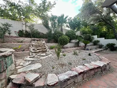 2316 Plaza Del Grande, Las Vegas, NV 89102 Yard
