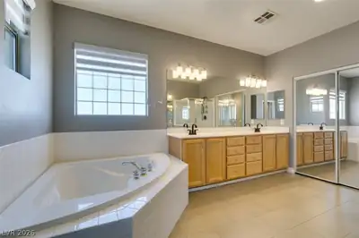 11223 Ivybridge Avenue, Las Vegas, NV 89138 Primary Bathroom
