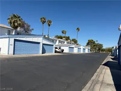 4056 Gold Coast Drive, Las Vegas, NV 89121 Garage
