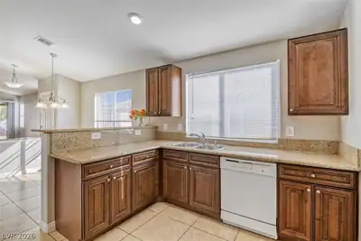 2146 Sunset Vista Avenue, Henderson, NV 89052 Kitchen